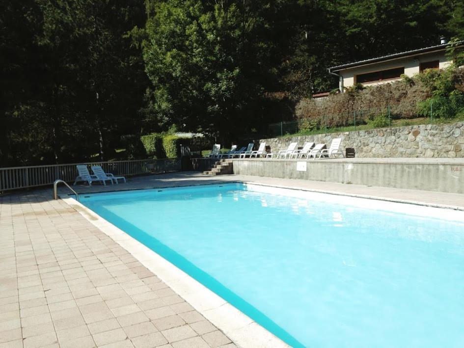 Camping Le Castella Luzenac Esterno foto