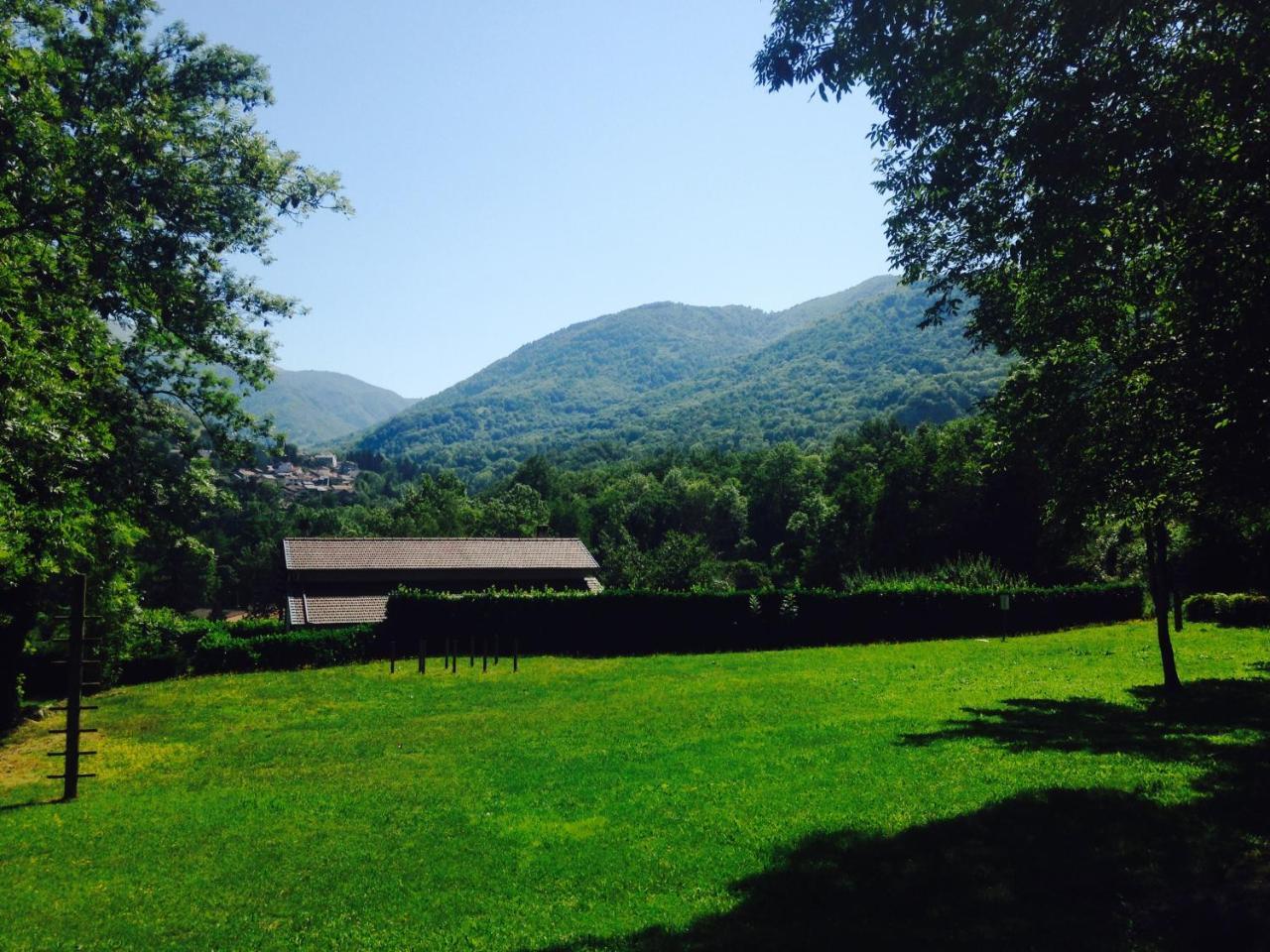 Camping Le Castella Luzenac Esterno foto